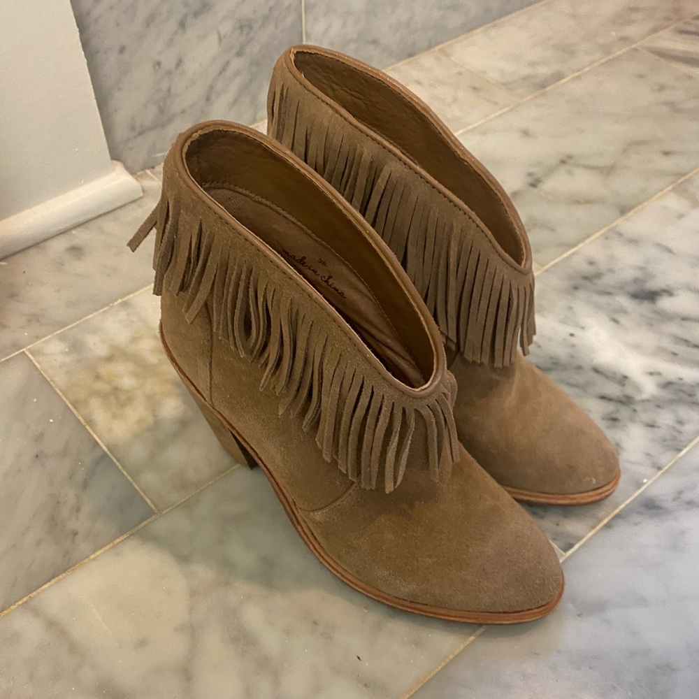 Stylish suede fringe Joie brand booties